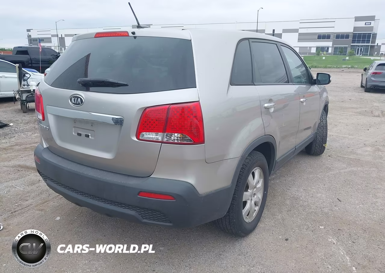 2013 Kia Sorento Lx VIN:5XYKT3A13DG380105 - 4