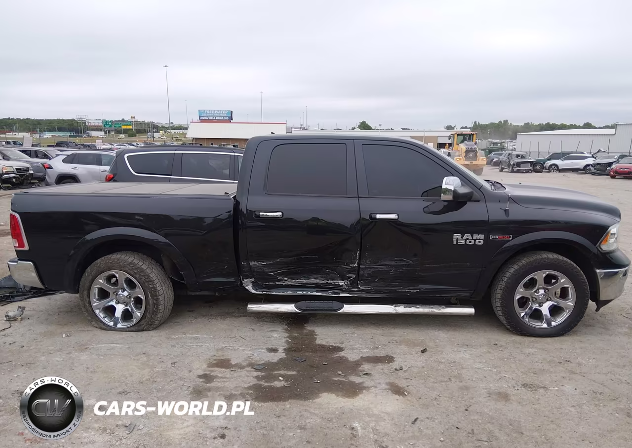 2016 Ram 1500 Laramie VIN:1C6RR7VM2GS372401 - 14