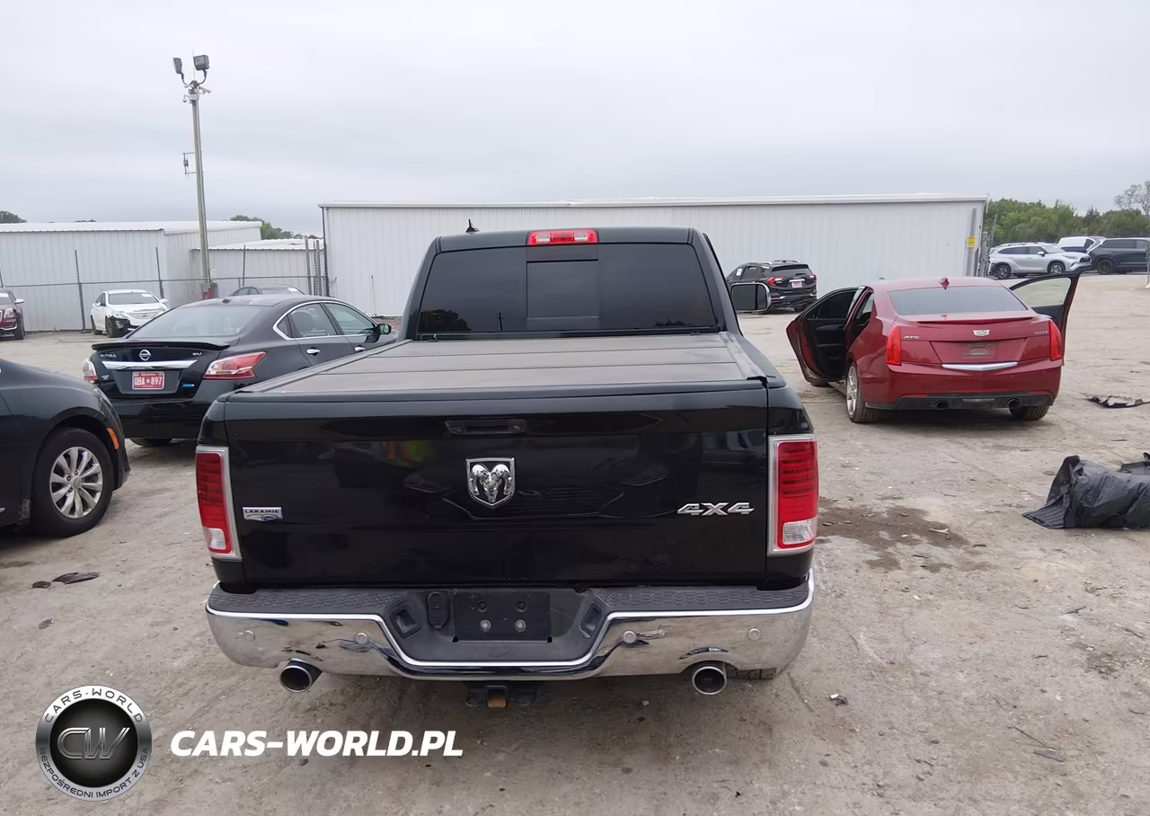 2016 Ram 1500 Laramie VIN:1C6RR7VM2GS372401 - 17