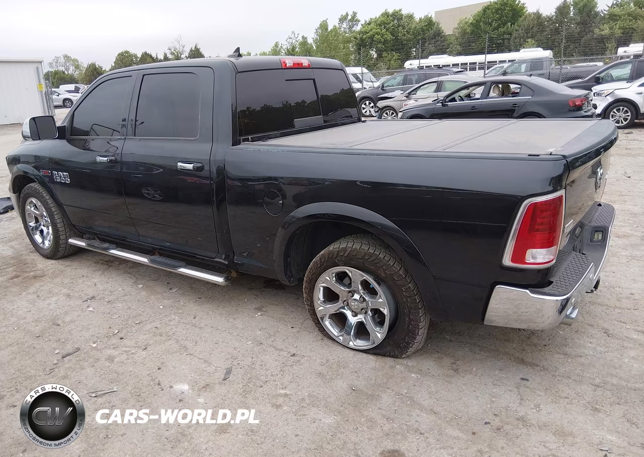 2016 Ram 1500 Laramie VIN:1C6RR7VM2GS372401 - 3