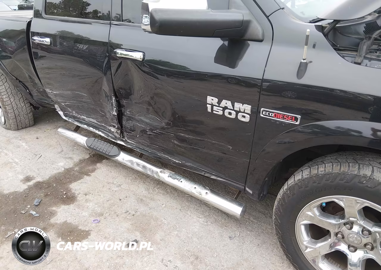 2016 Ram 1500 Laramie VIN:1C6RR7VM2GS372401 - 6