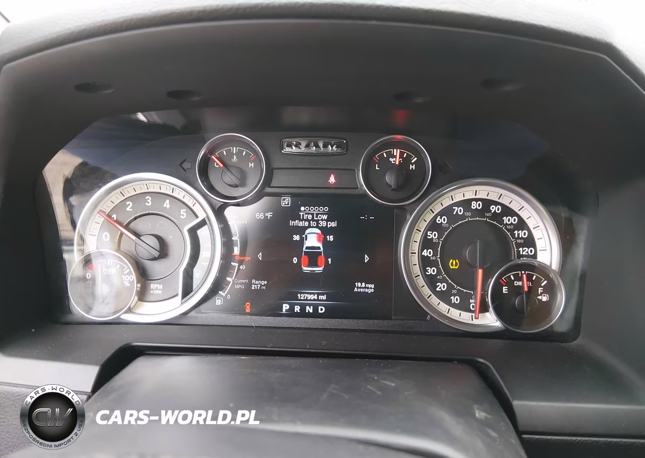 2016 Ram 1500 Laramie VIN:1C6RR7VM2GS372401 - 7