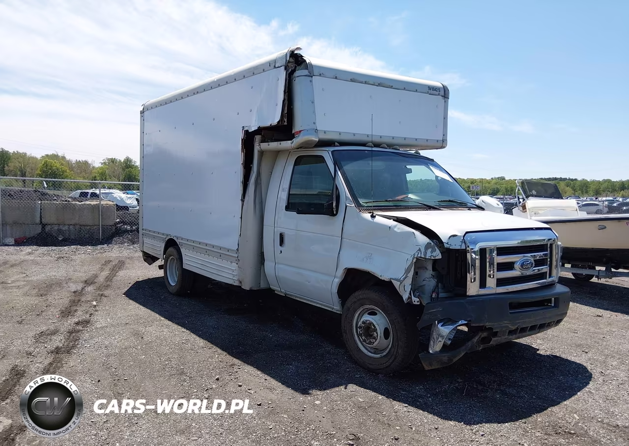 2013 Ford E-450 Cutaway