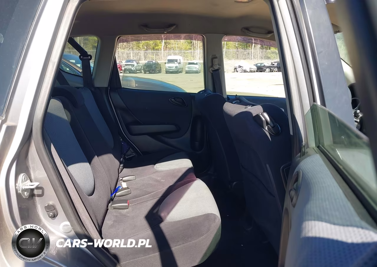 2007 Honda Fit VIN:JHMGD38457S015599 - 8