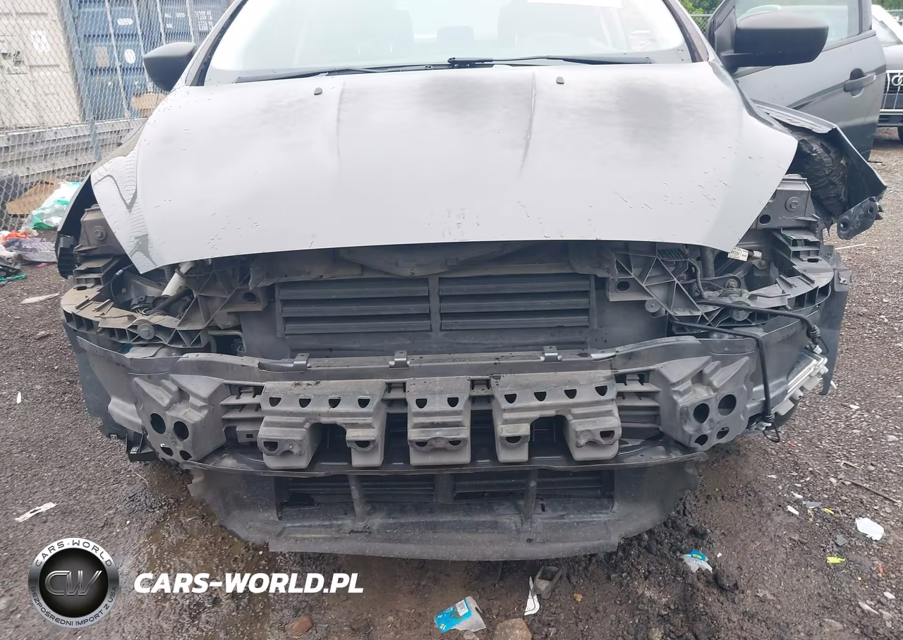 2018 Ford Focus S VIN:1FADP3E21JL304128 - 13