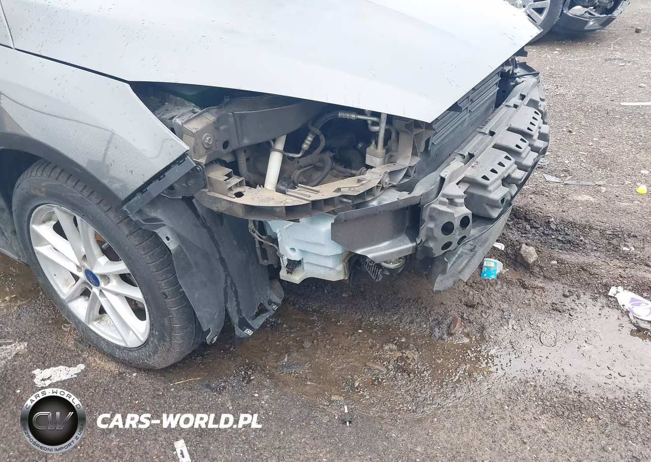 2018 Ford Focus S VIN:1FADP3E21JL304128 - 14