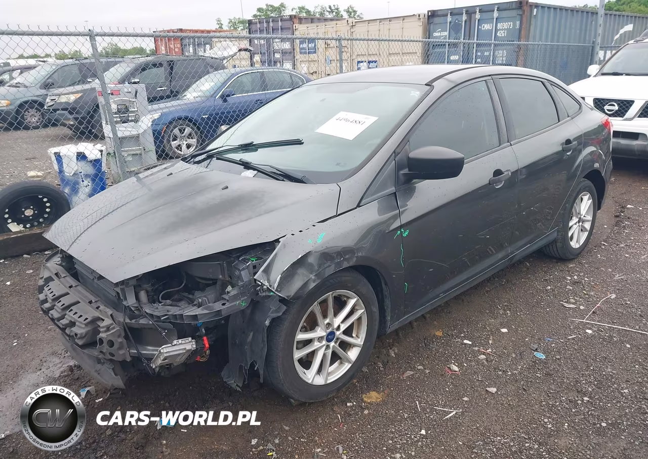 2018 Ford Focus S VIN:1FADP3E21JL304128 - 2