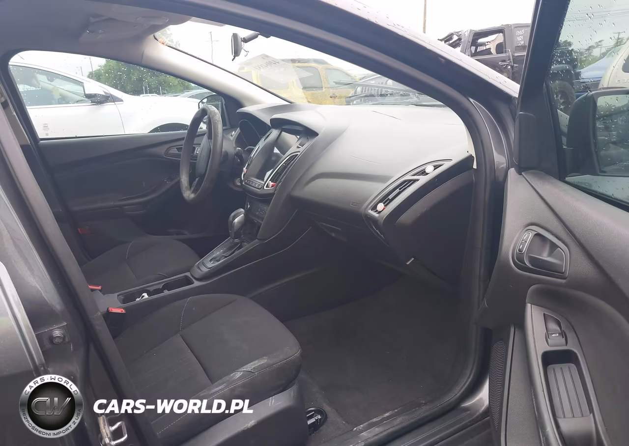 2018 Ford Focus S VIN:1FADP3E21JL304128 - 5