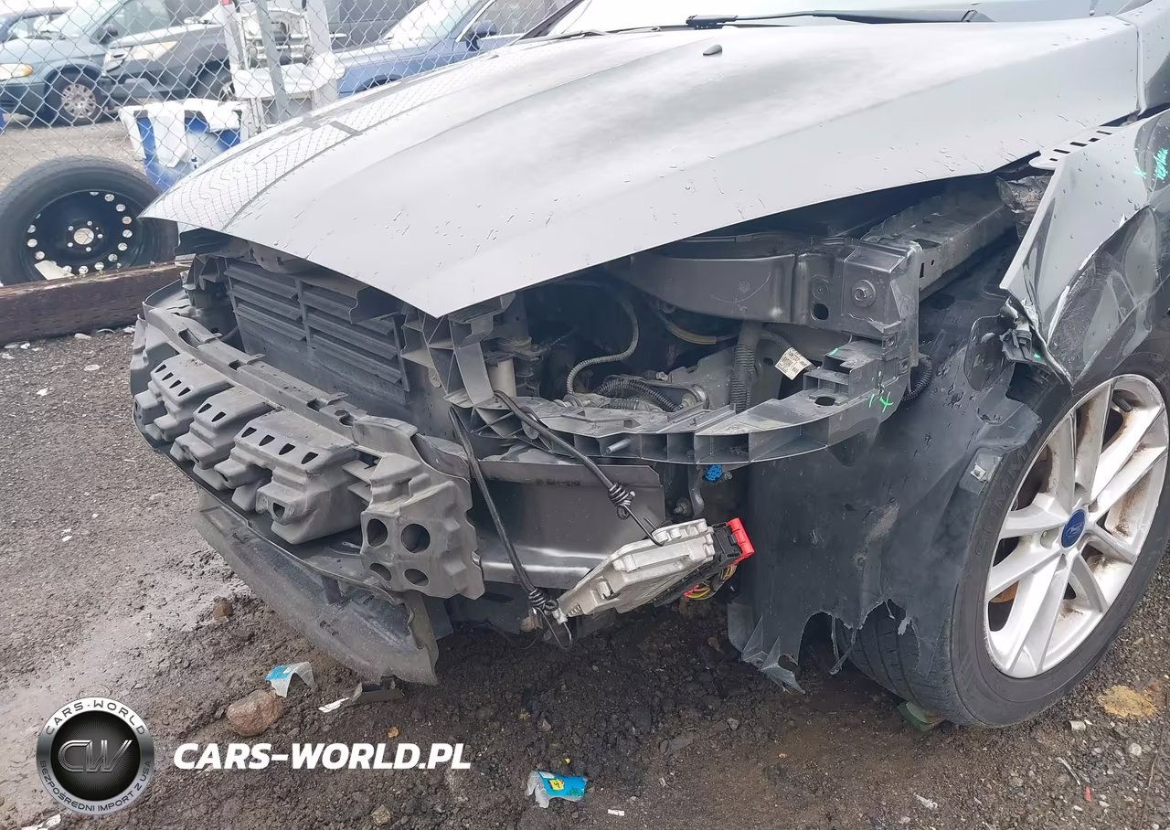 2018 Ford Focus S VIN:1FADP3E21JL304128 - 6