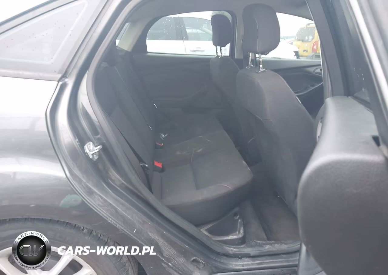 2018 Ford Focus S VIN:1FADP3E21JL304128 - 8