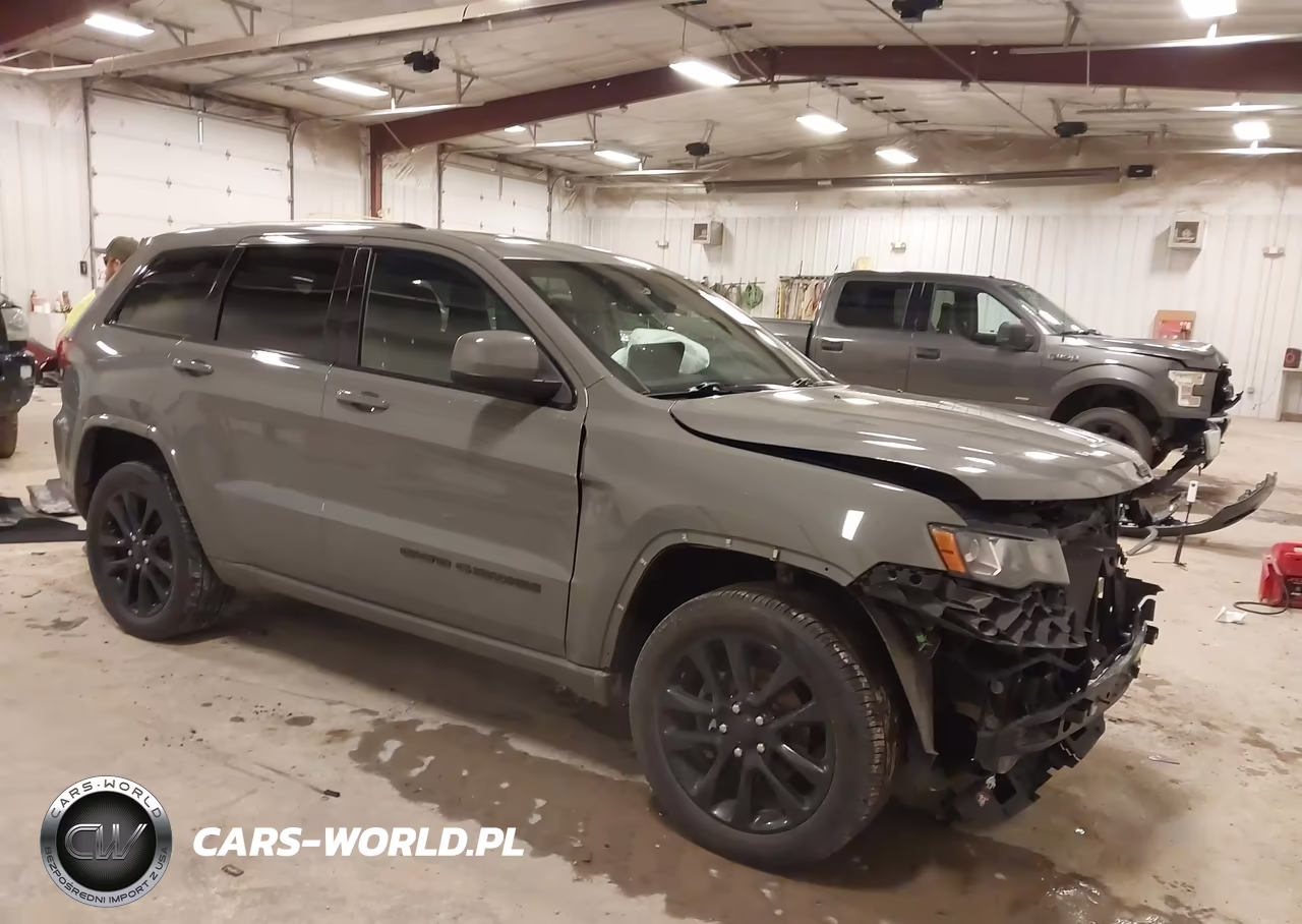 2020 Jeep Grand Cherokee Altitude 4X4 VIN:1C4RJFAG2LC221329 - 1