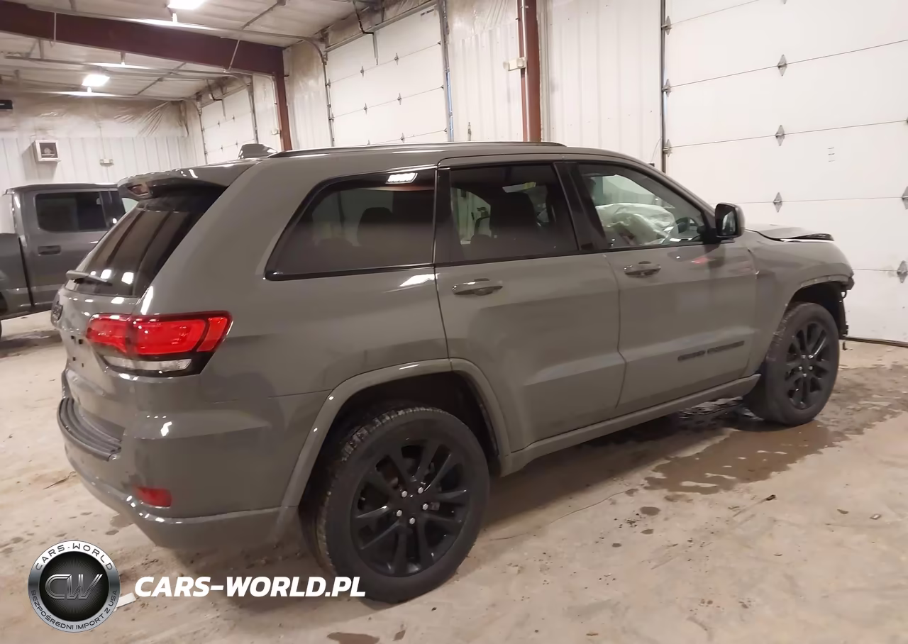 2020 Jeep Grand Cherokee Altitude 4X4 VIN:1C4RJFAG2LC221329 - 4