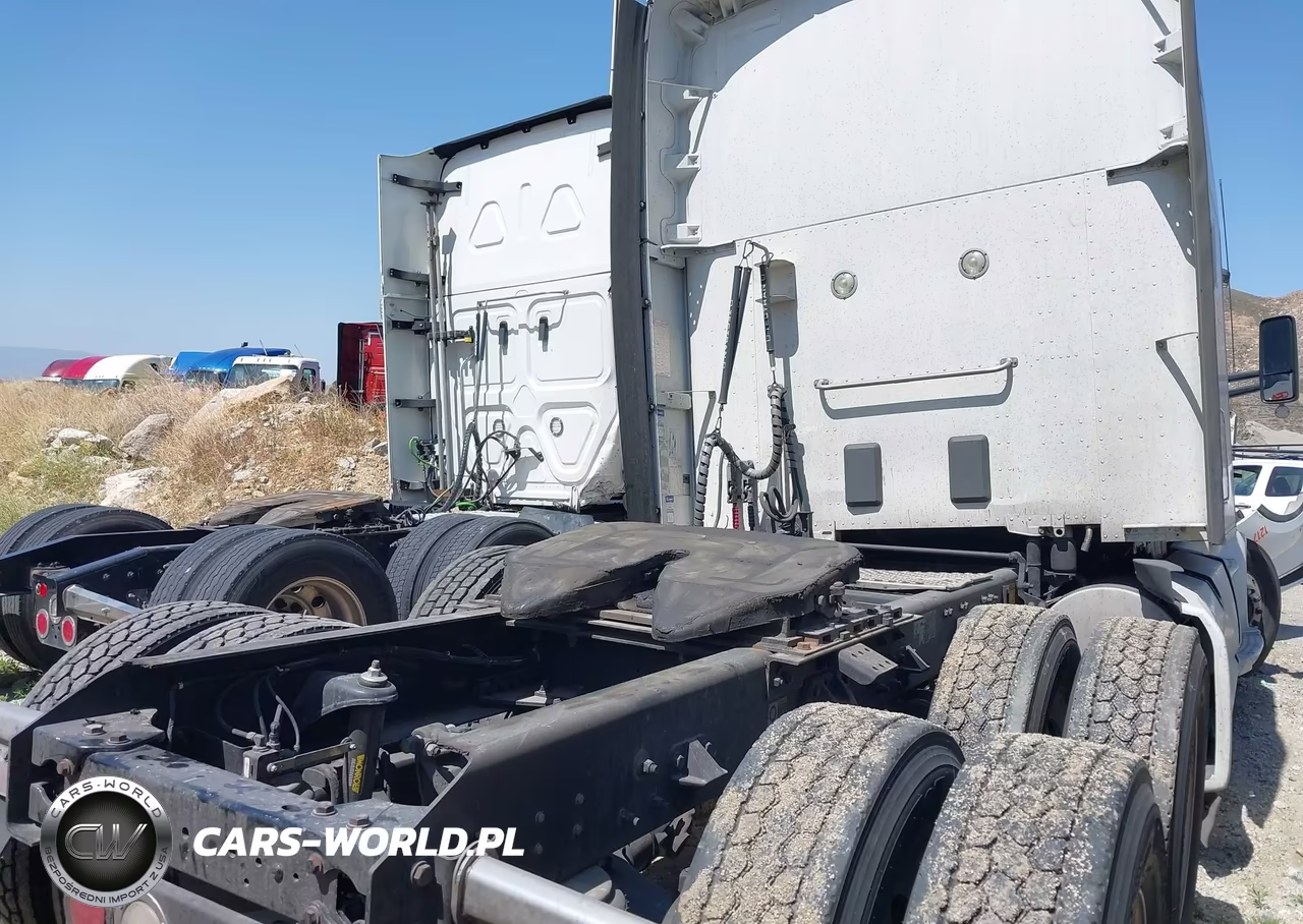 2018 Kenworth T680 VIN:1XKYD49X3JJ190312 - 4