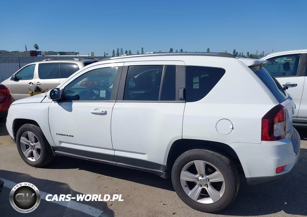 2014 Jeep Compass Latitude VIN:1C4NJDEB1ED532524 - 14
