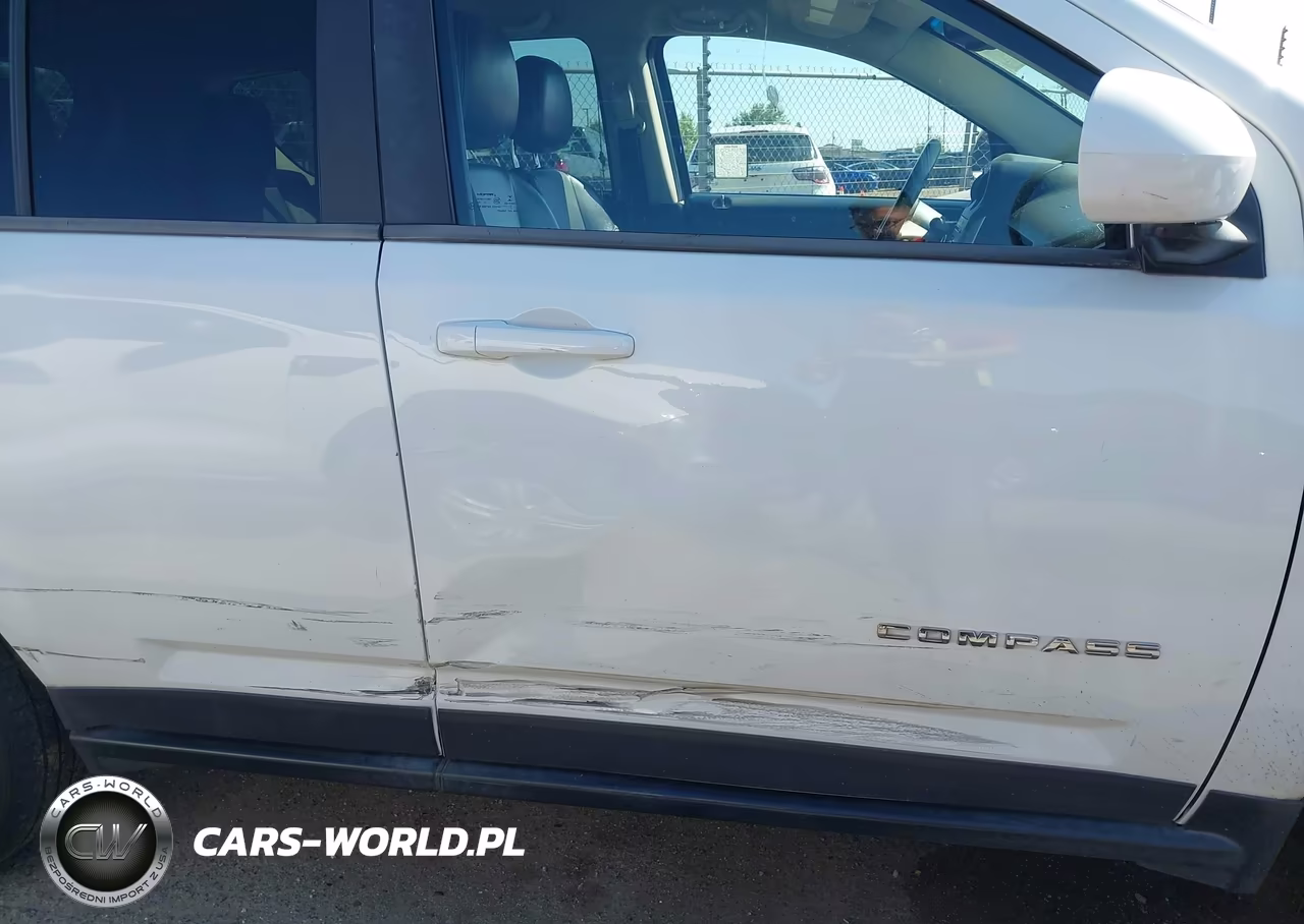 2014 Jeep Compass Latitude VIN:1C4NJDEB1ED532524 - 17