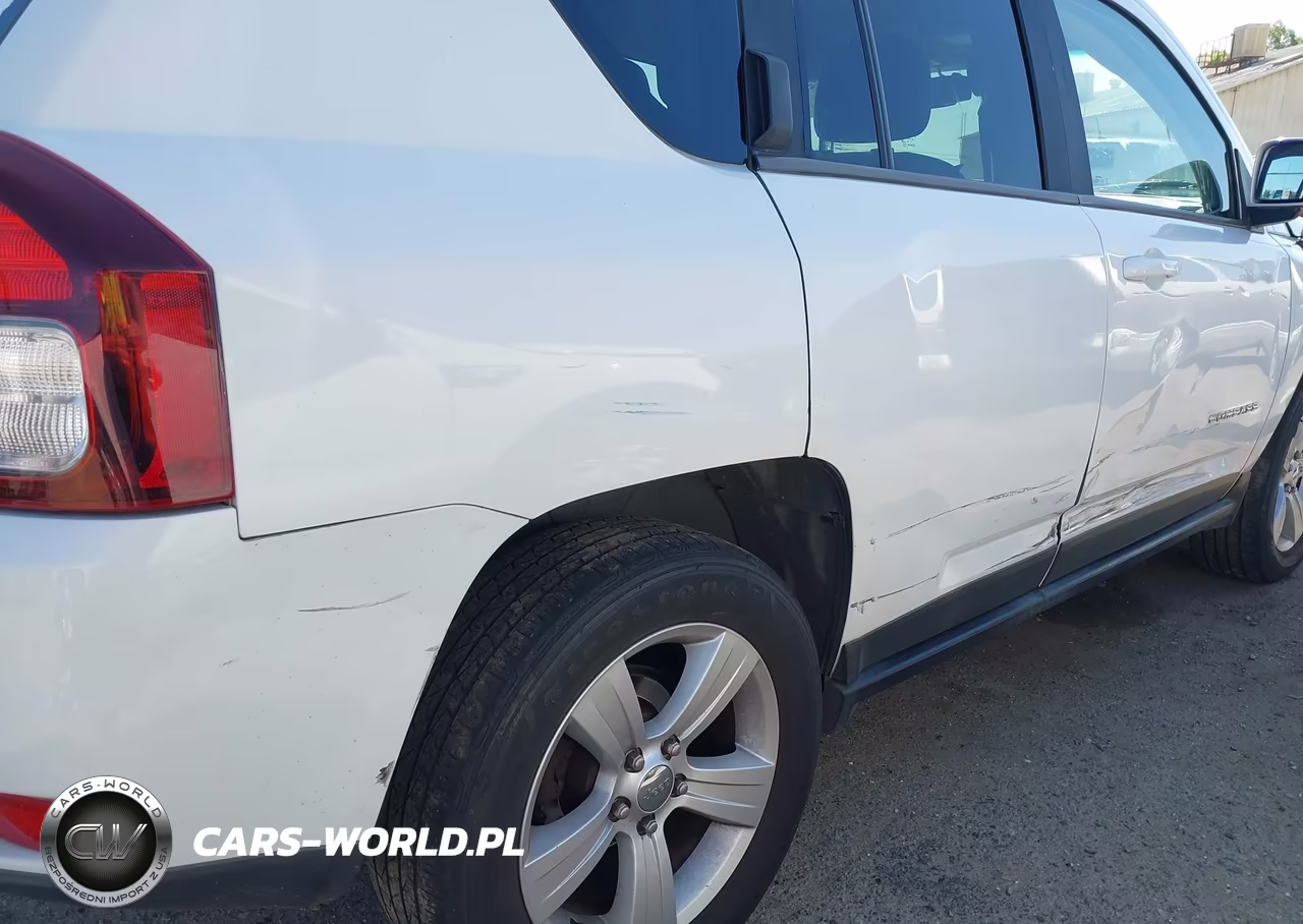 2014 Jeep Compass Latitude VIN:1C4NJDEB1ED532524 - 18