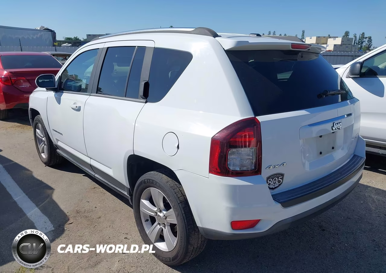 2014 Jeep Compass Latitude VIN:1C4NJDEB1ED532524 - 3