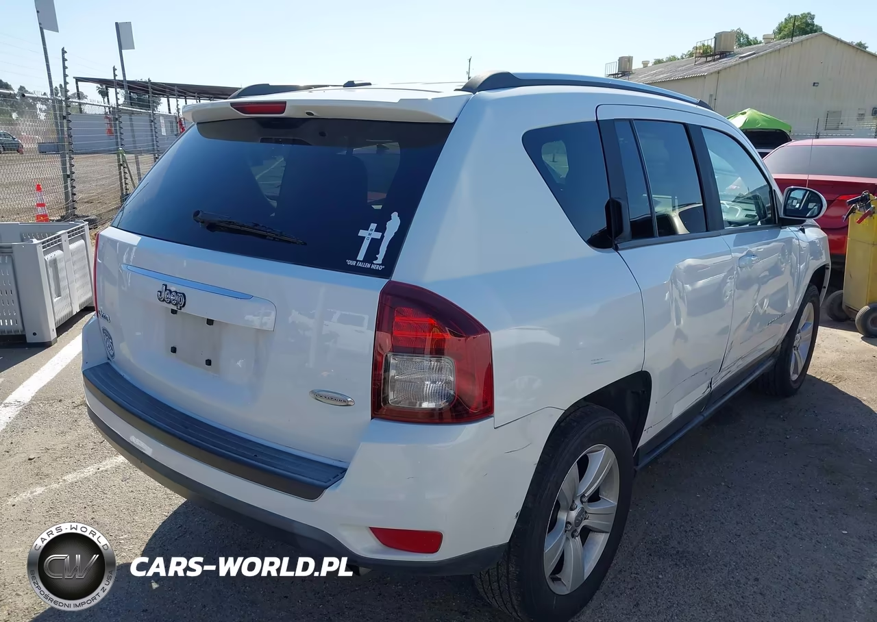 2014 Jeep Compass Latitude VIN:1C4NJDEB1ED532524 - 4