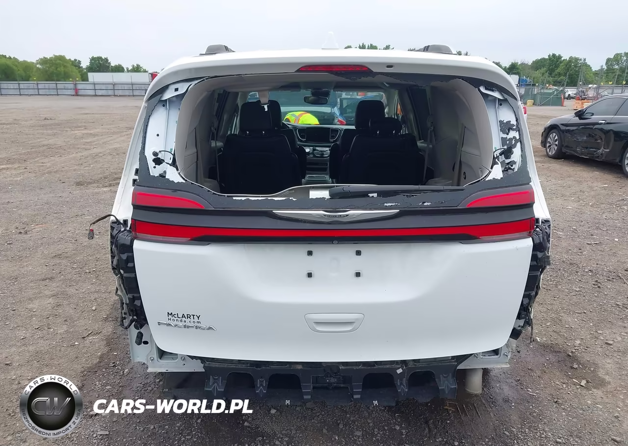 2021 Chrysler Pacifica Touring L VIN:2C4RC1BG0MR539518 - 17