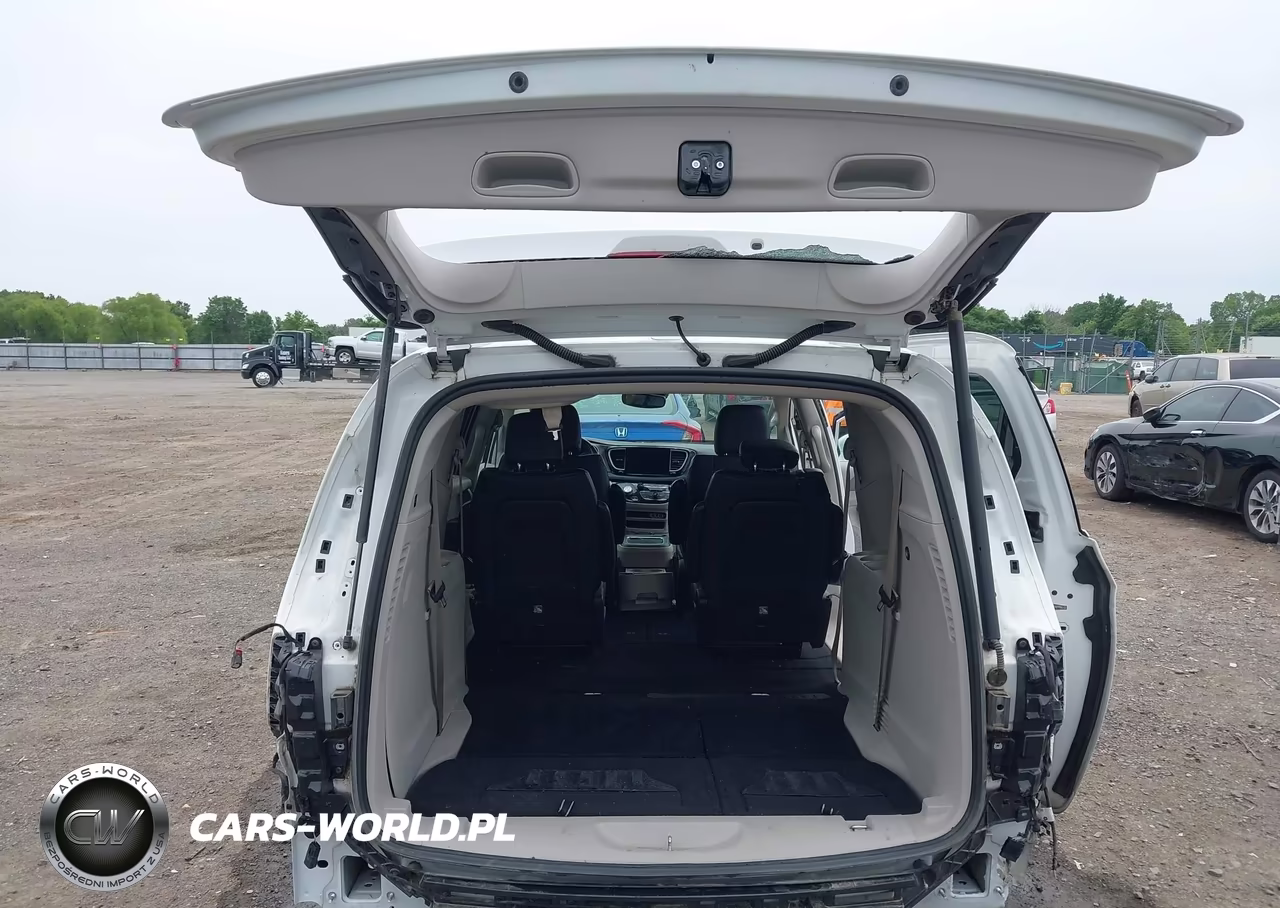 2021 Chrysler Pacifica Touring L VIN:2C4RC1BG0MR539518 - 18