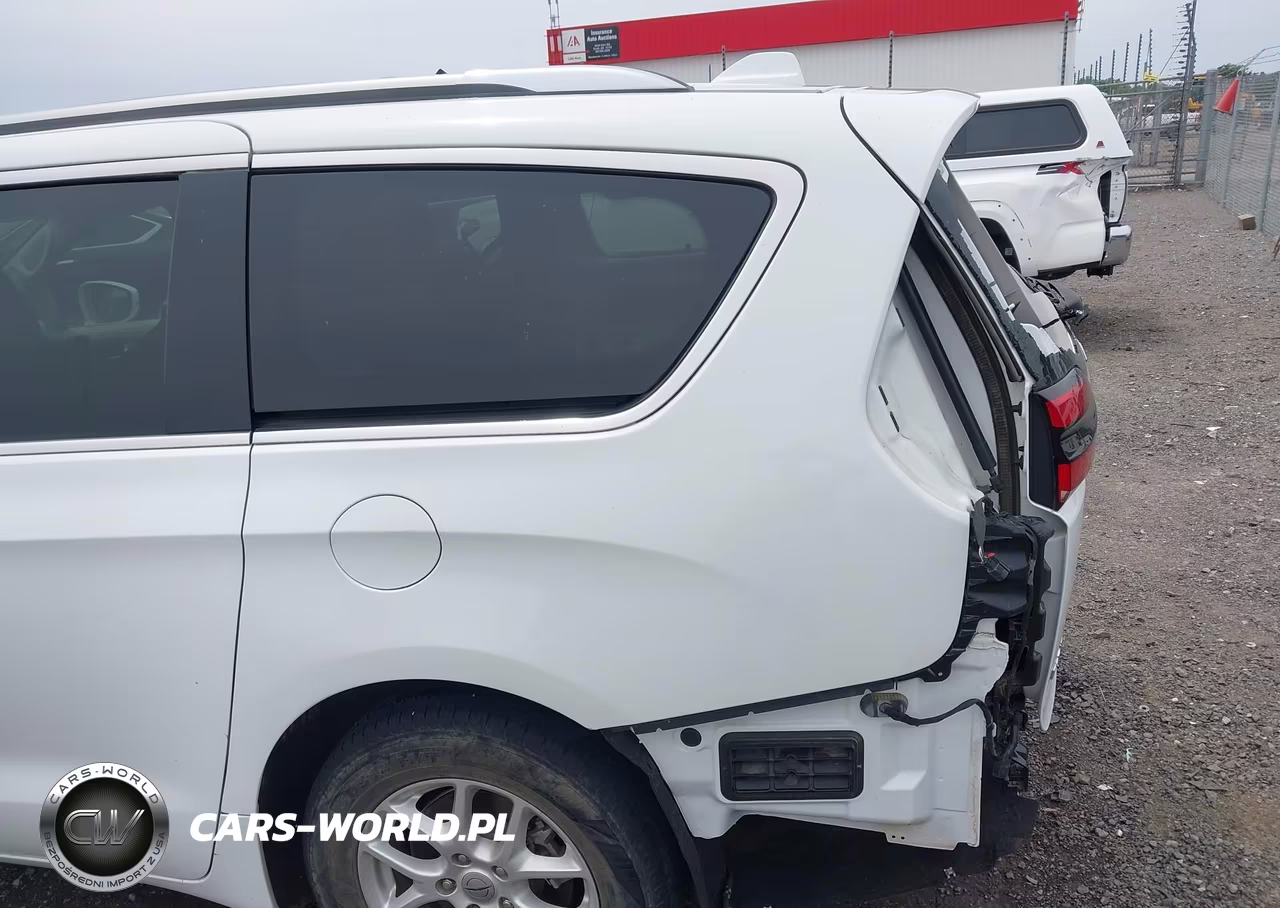 2021 Chrysler Pacifica Touring L VIN:2C4RC1BG0MR539518 - 21