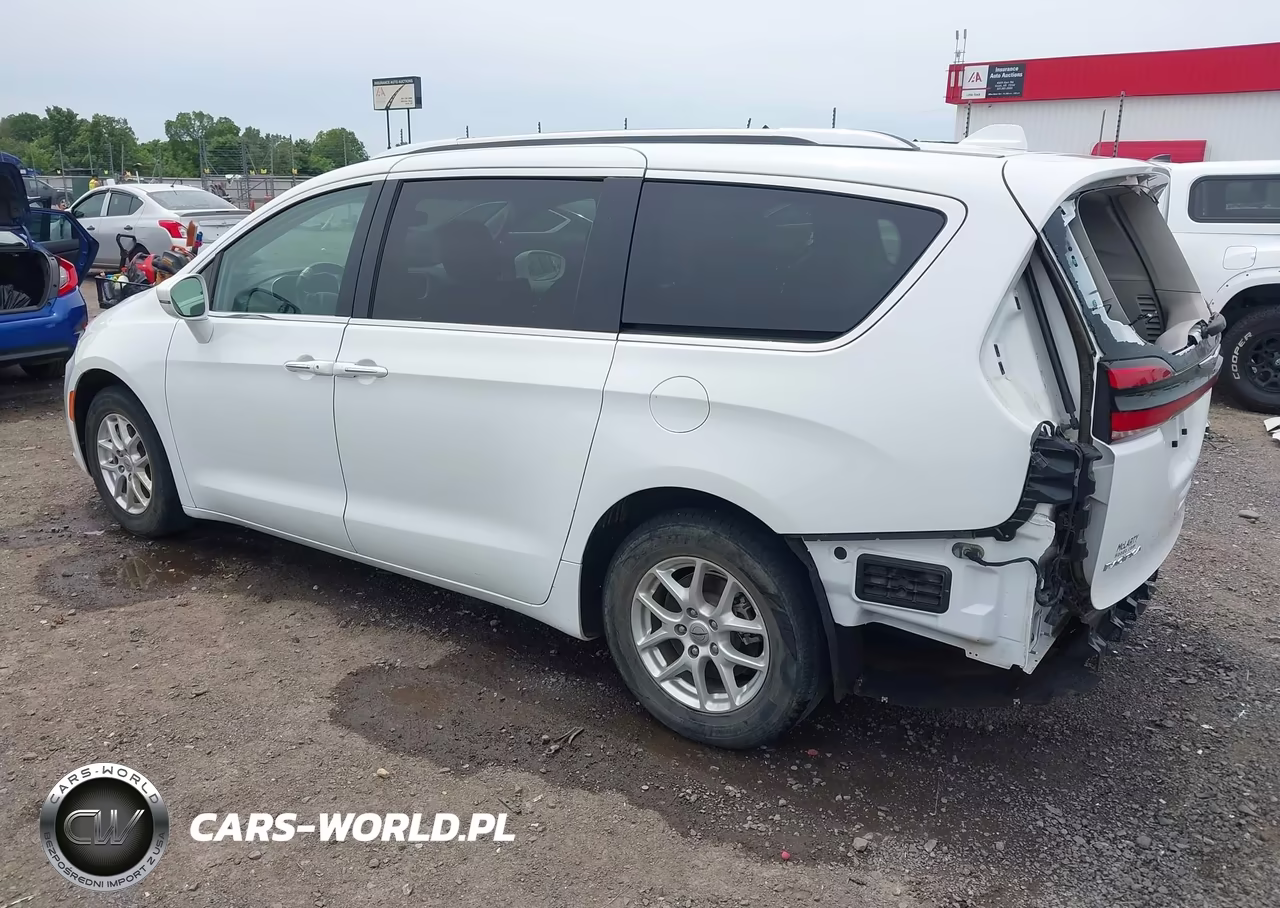 2021 Chrysler Pacifica Touring L VIN:2C4RC1BG0MR539518 - 3