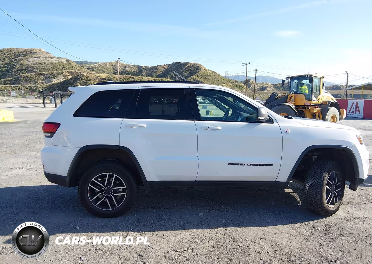 2021 Jeep Grand Cherokee Trailhawk 4X4 VIN:1C4RJFLG9MC531024 - 14