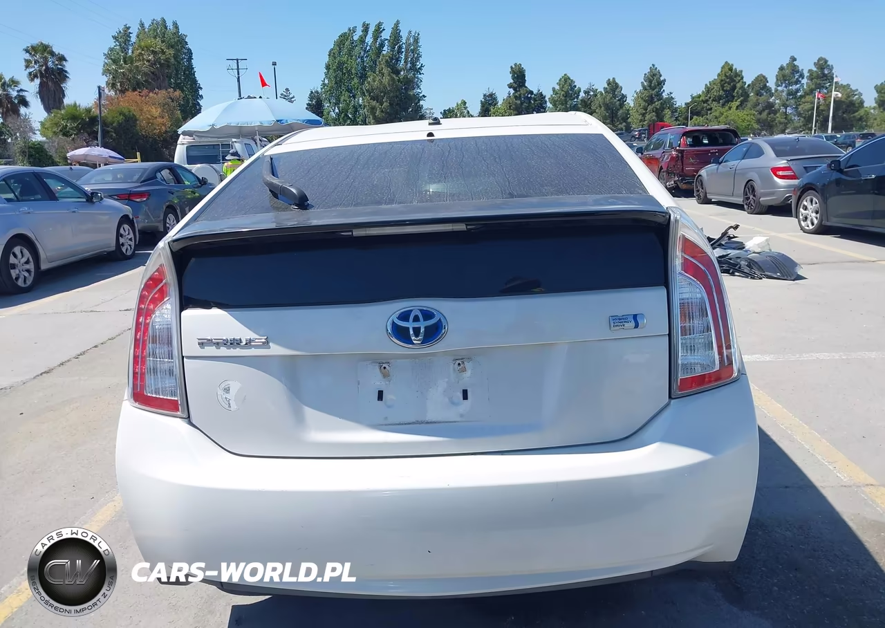 2014 Toyota Prius Two VIN:JTDKN3DU4E0383148 - 17