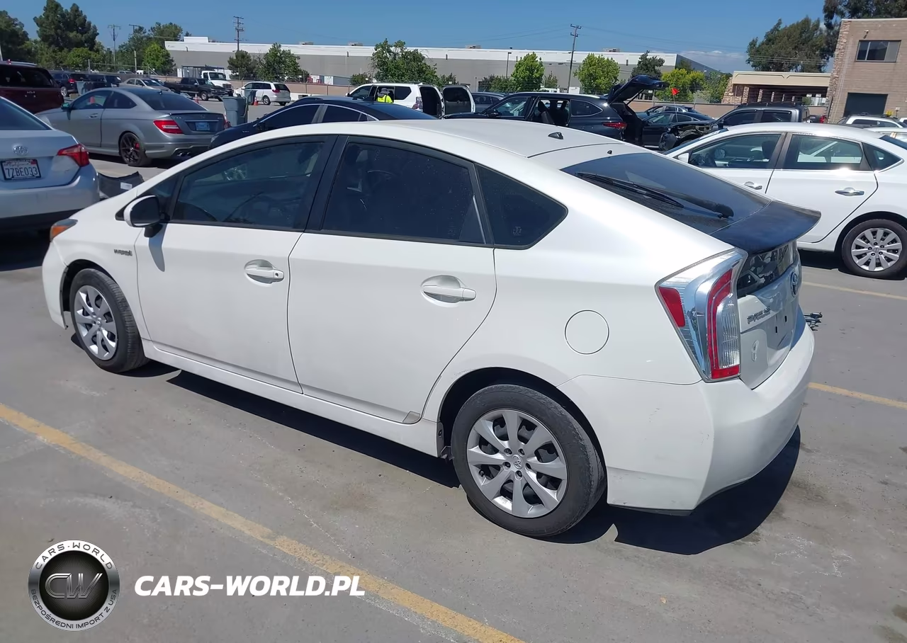 2014 Toyota Prius Two VIN:JTDKN3DU4E0383148 - 3