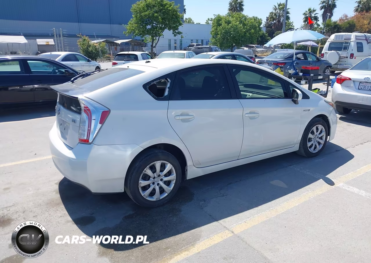 2014 Toyota Prius Two VIN:JTDKN3DU4E0383148 - 4