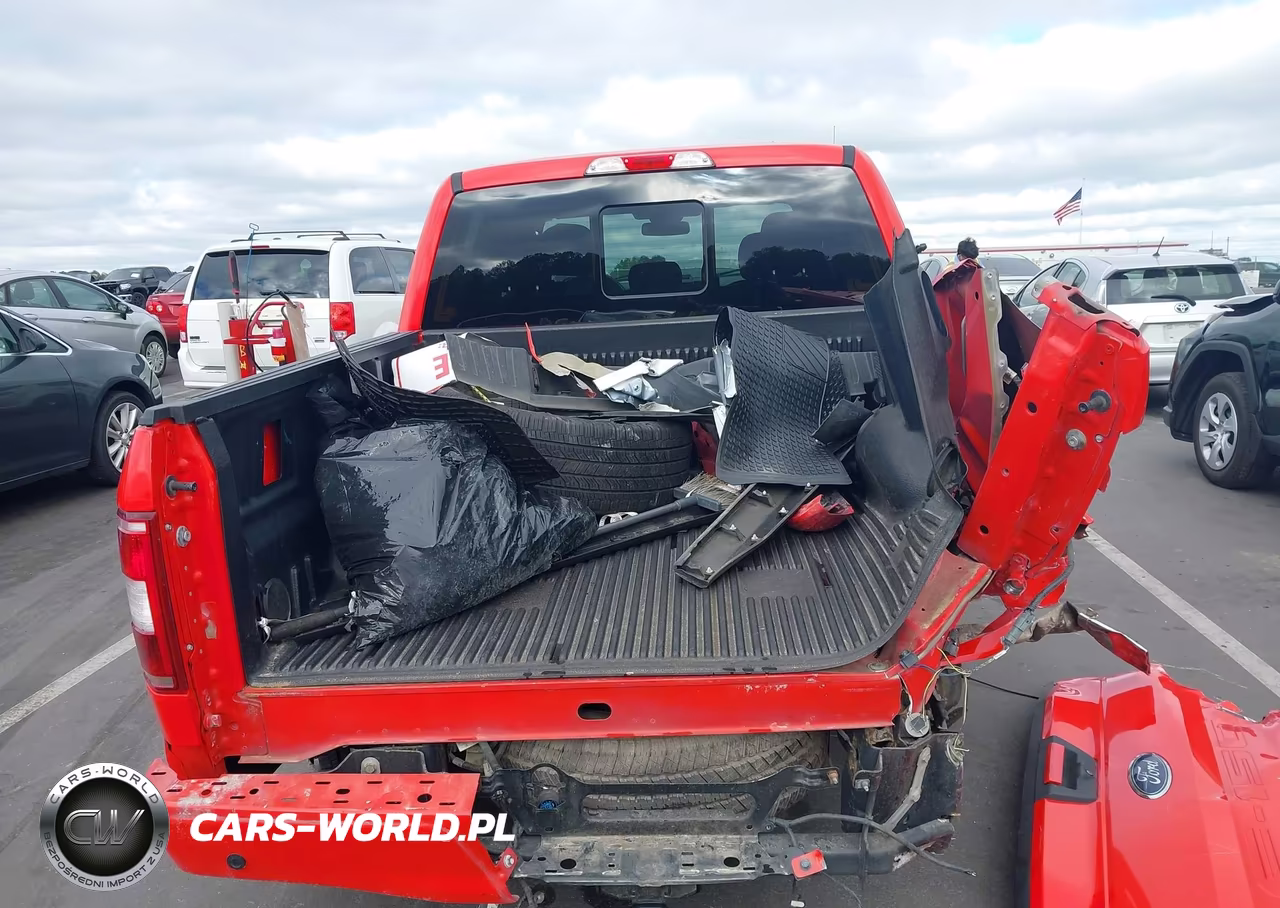 2018 Ford F-150 Xlt VIN:1FTEW1EPXJFC77799 - 17