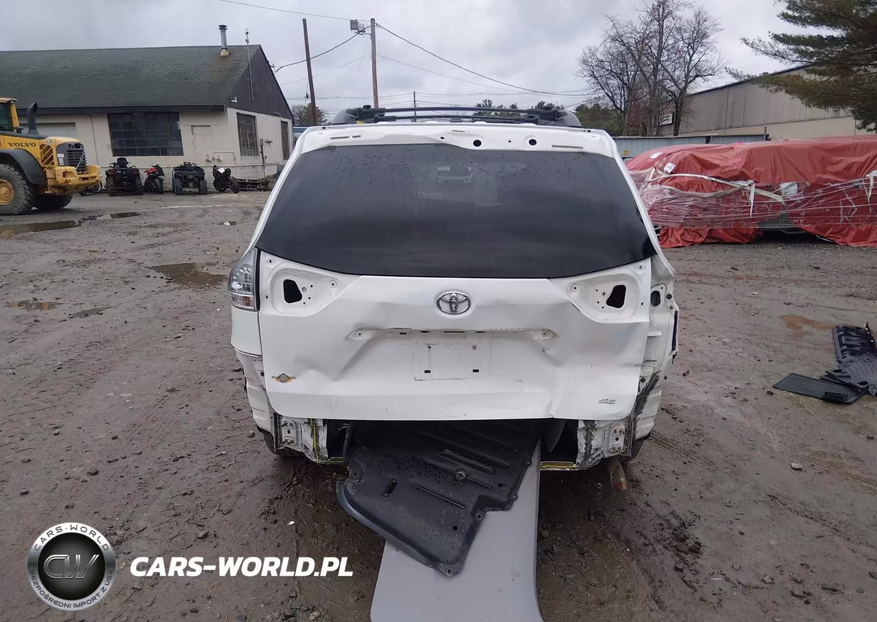 2015 Toyota Sienna Se 8 Passenger VIN:5TDXK3DCXFS658493 - 17