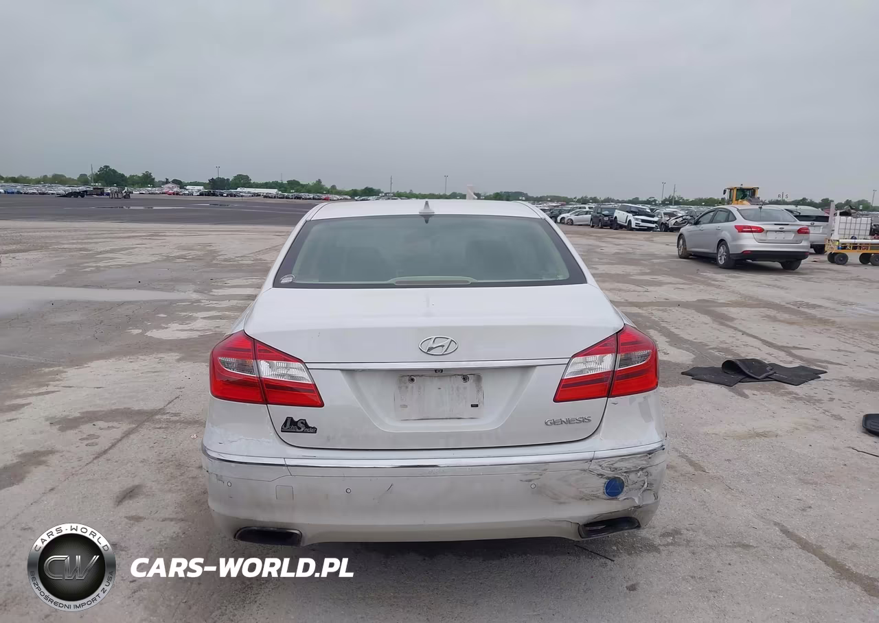 2013 Hyundai Genesis 3.8 VIN:KMHGC4DD7DU233782 - 16