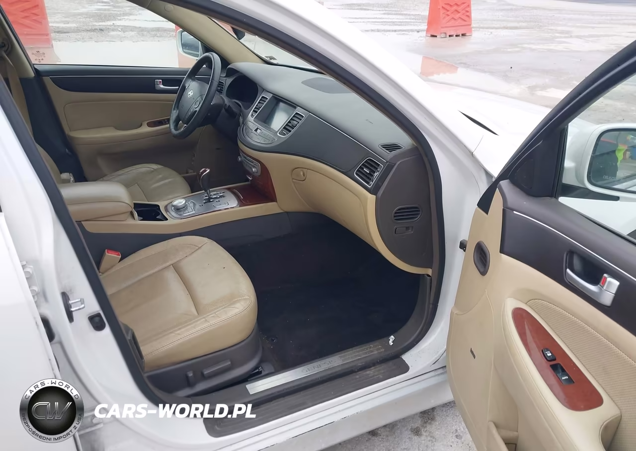 2013 Hyundai Genesis 3.8 VIN:KMHGC4DD7DU233782 - 5