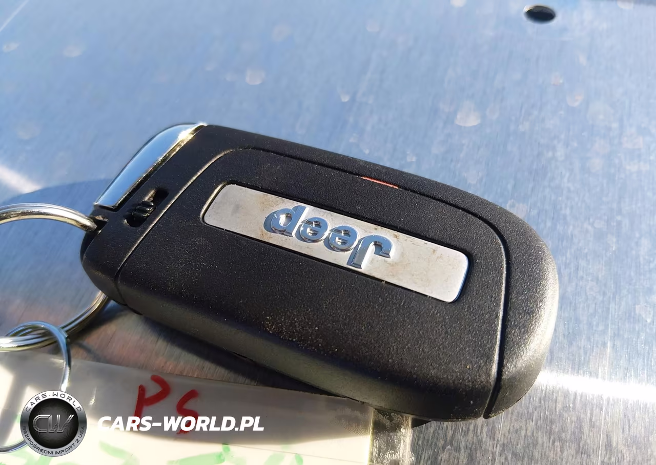 2021 Jeep Renegade Latitude 4X4 VIN:ZACNJDBB4MPM75236 - 11