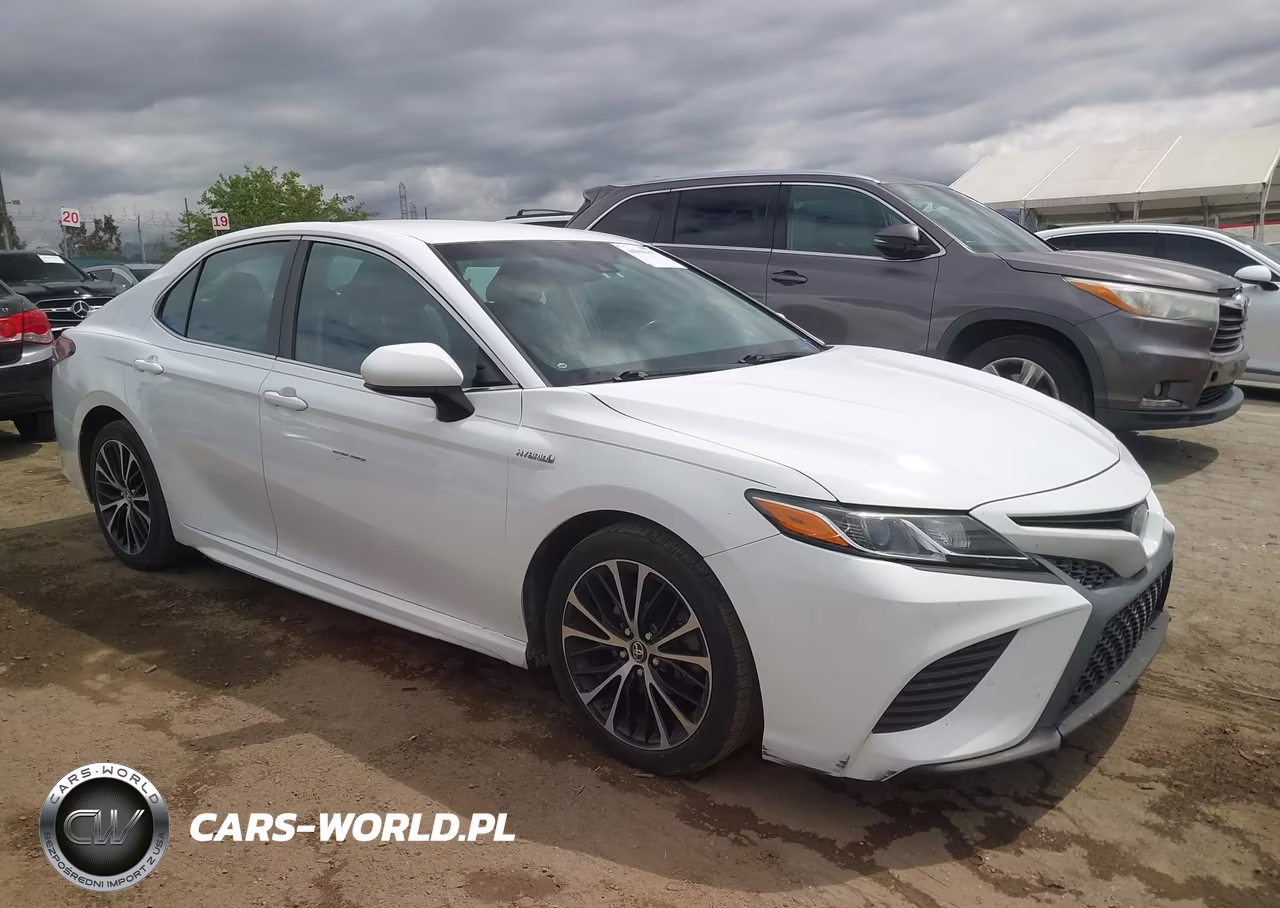 2018 Toyota Camry Hybrid Se