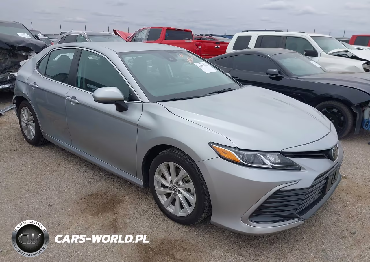 2024 Toyota Camry Le – zdjęcie 1 z 17