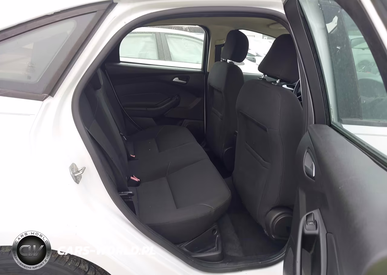 2015 Ford Focus Se VIN:1FADP3F28FL274745 - 8