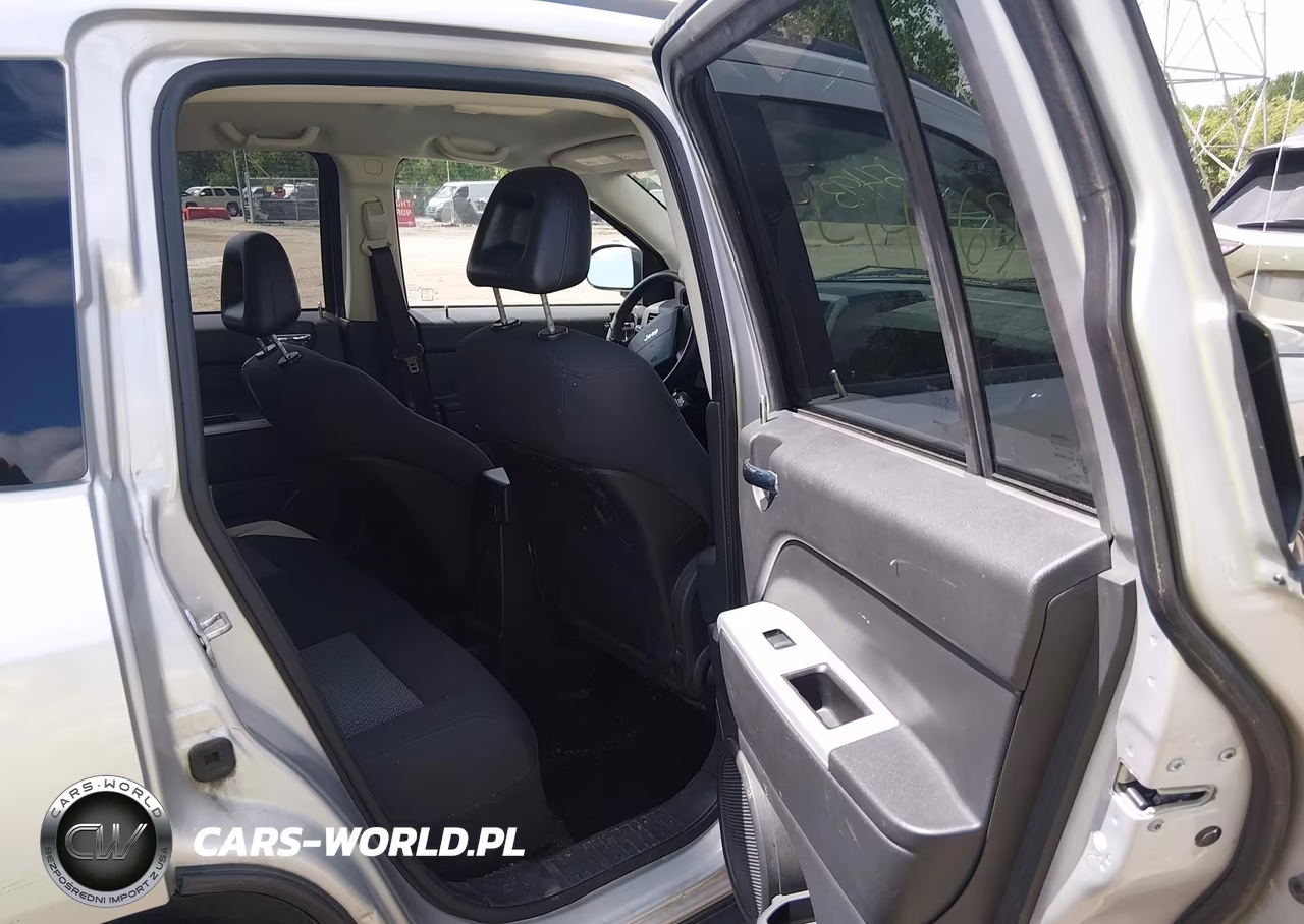 2008 Jeep Compass Sport VIN:1J8FT47038D777123 - 8