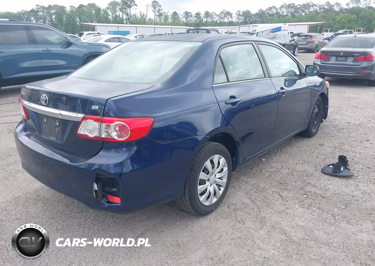 2013 Toyota Corolla Le VIN:JTDBU4EE8DJ115437 - 4