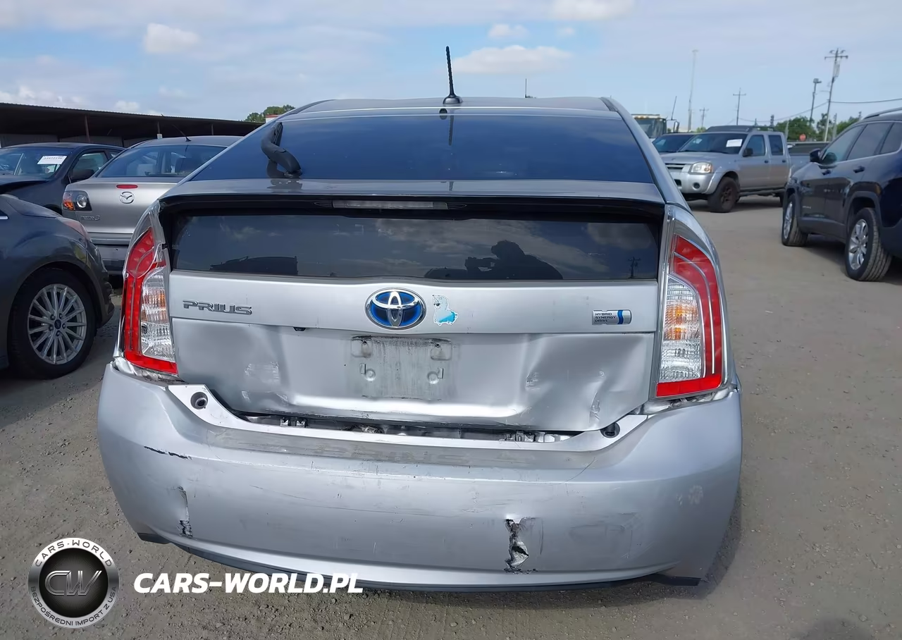 2014 Toyota Prius Three VIN:JTDKN3DU9E0375126 - 16