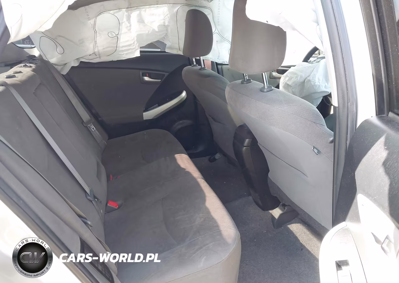 2014 Toyota Prius Three VIN:JTDKN3DU9E0375126 - 8