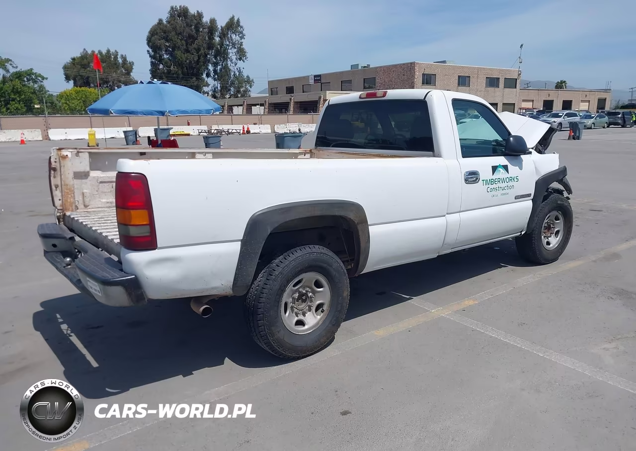 2003 GMC Sierra 2500 Work Truck VIN:1GTGC24U03Z216610 - 4