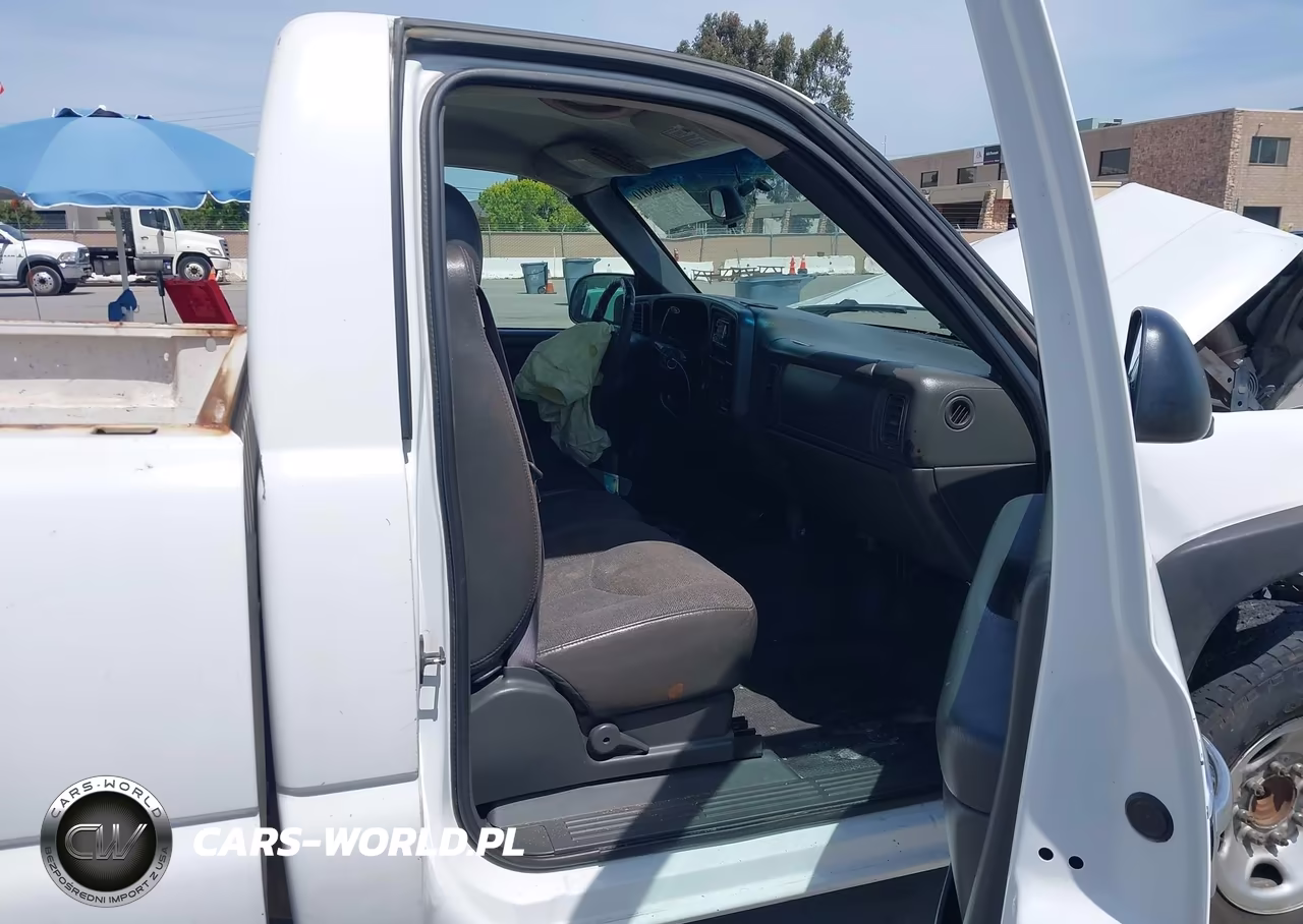 2003 GMC Sierra 2500 Work Truck VIN:1GTGC24U03Z216610 - 5