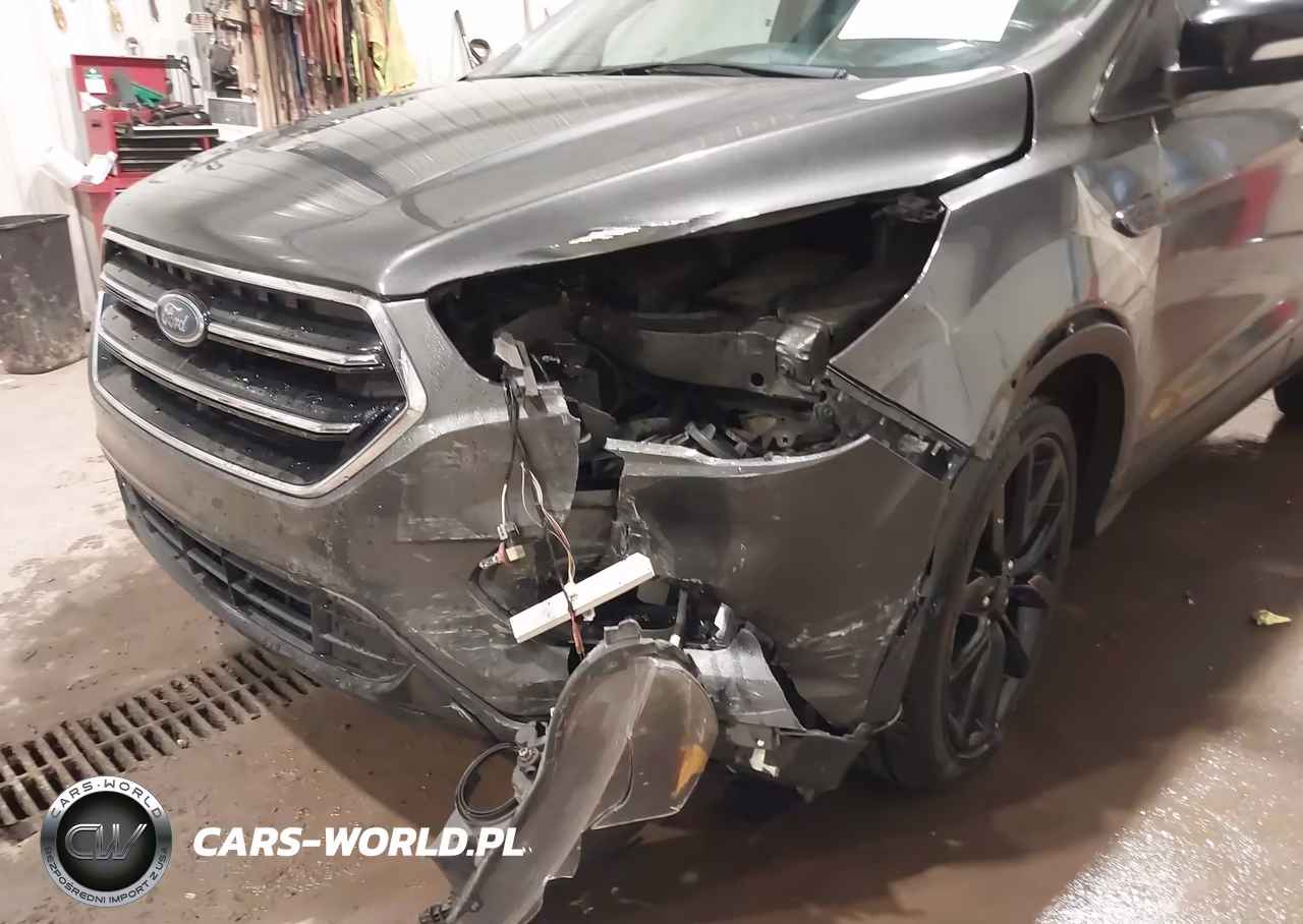 2018 Ford Escape Titanium VIN:1FMCU9J93JUB63010 - 18