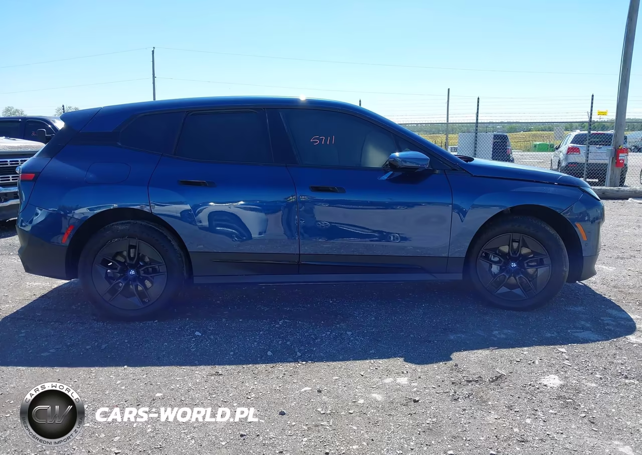 2024 BMW Ix xDrive50 VIN:WB523CF02RCP02725 - 13