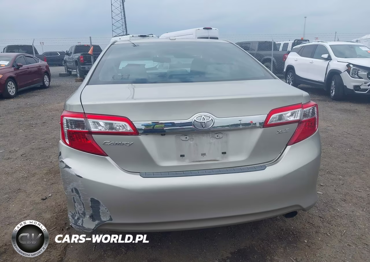 2014 Toyota Camry Xle VIN:4T4BF1FK8ER420385 - 17