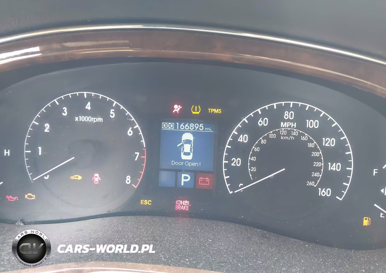 2011 Hyundai Genesis 3.8 VIN:KMHGC4DE8BU139559 - 7