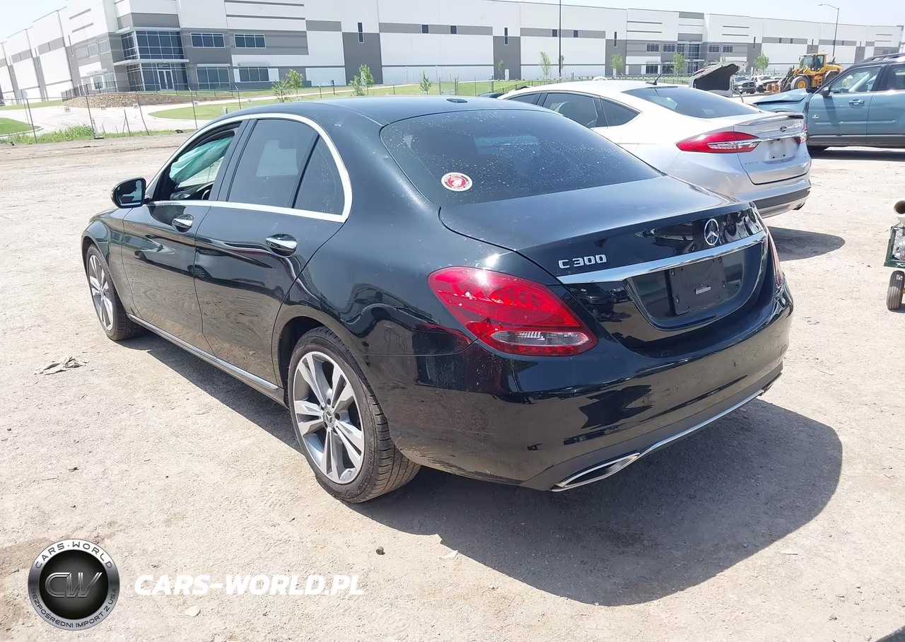 2018 Mercedes-Benz C 300 VIN:55SWF4JB5JU244910 - 3