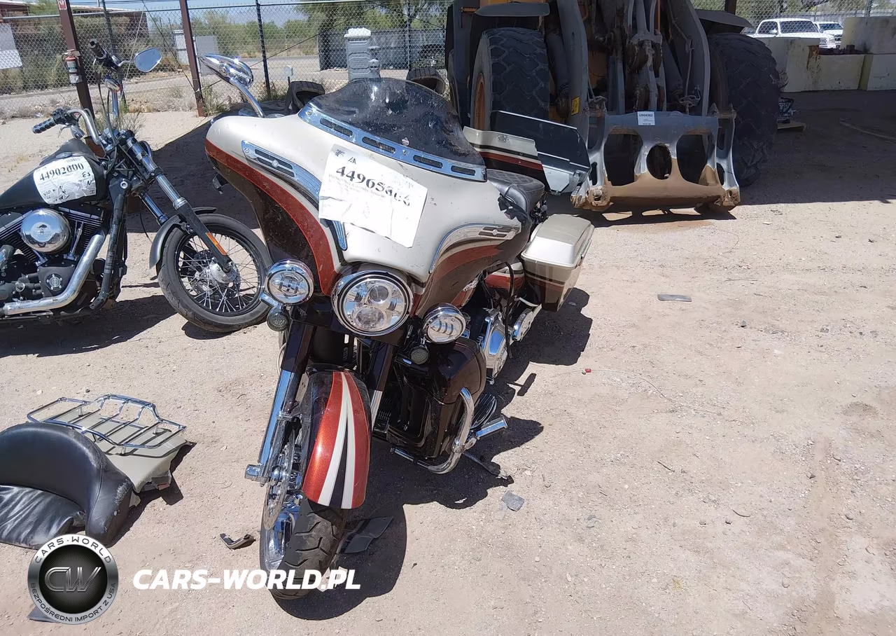 2011 Harley-Davidson Flhxse2